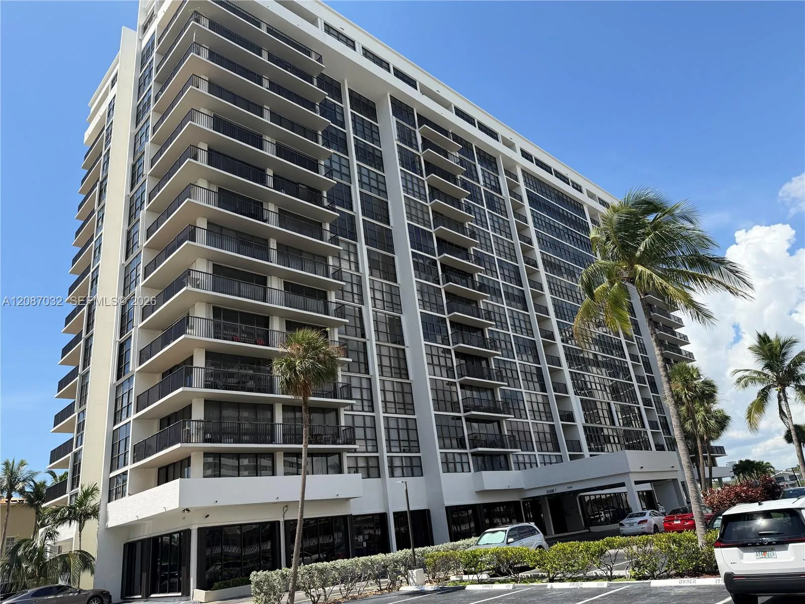 En Venta 2049 S Ocean Drive 708, Hallandale Beach, FL 33009, Hallandale Beach, FL 33009