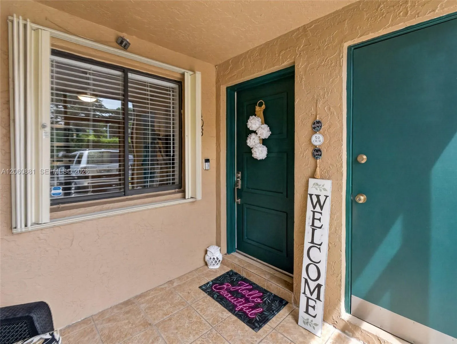 Foto de propiedad en 205 Lakeview Drive 103, Weston, FL 33326 Weston con MLS# 
