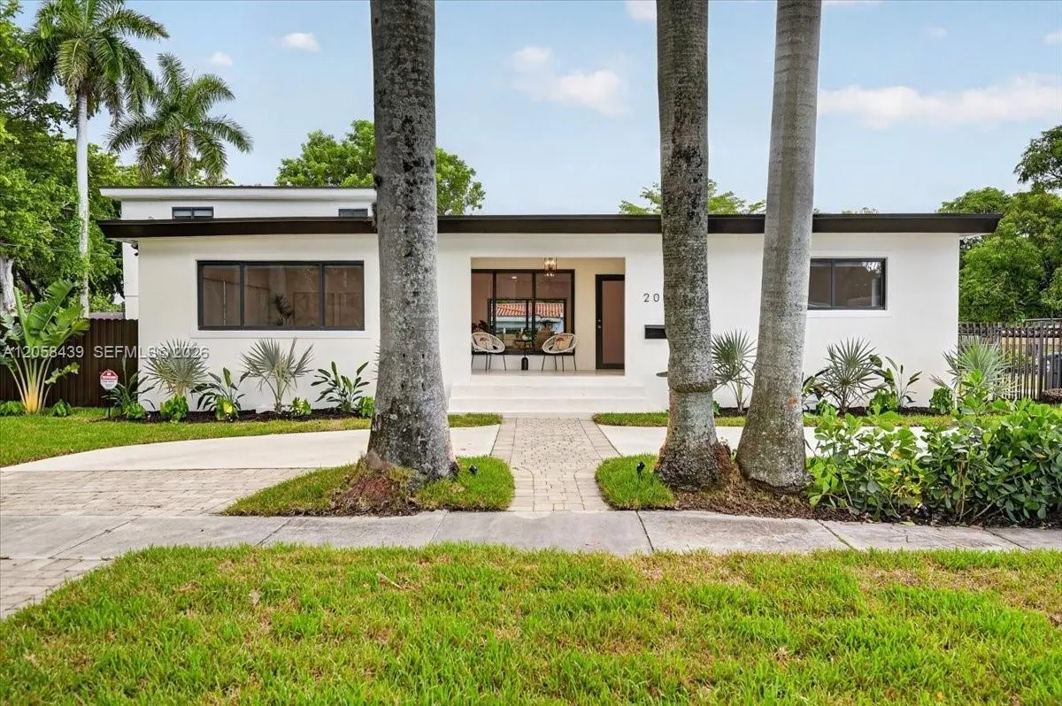 Vendido 205 NE 123rd Street, North Miami, FL 33161, North Miami, FL 33161
