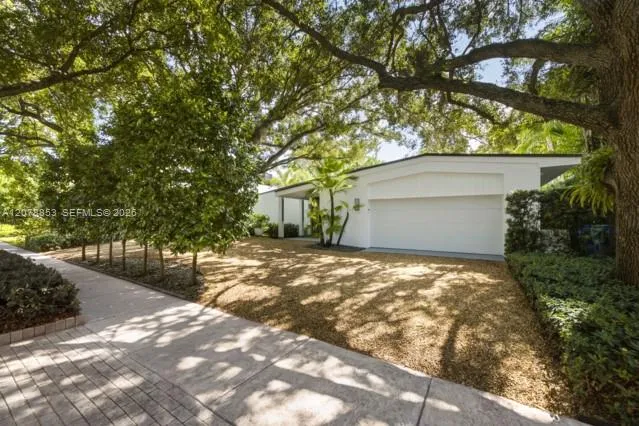 Foto de propiedad en 205 S Shore Drive S, Miami, FL 33133 Miami con MLS# 