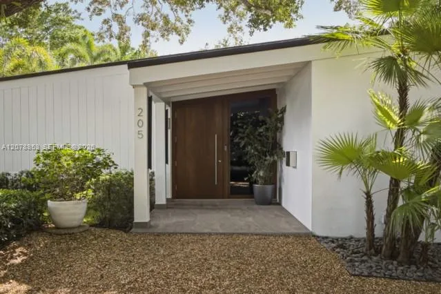 En Venta 205 S Shore Drive S, Miami, FL 33133, Miami, FL 33133