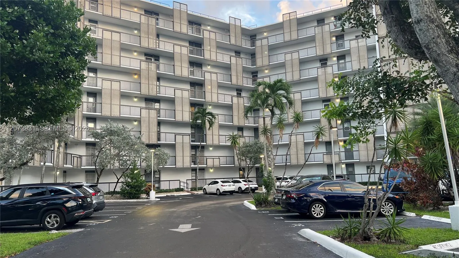 Foto de propiedad en 20500 W Country Club Drive 117, Aventura, FL 33180 Aventura con MLS# 
