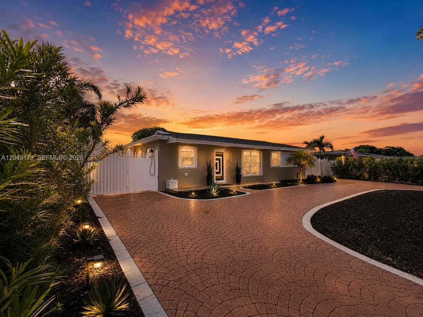 Foto de propiedad en 20501 NW 44th Court, Miami Gardens, FL 33055 Miami Gardens con MLS# 