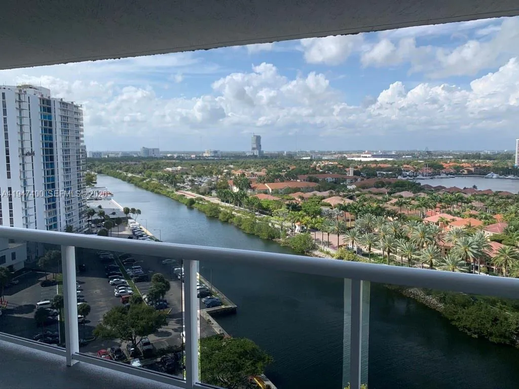 Foto de propiedad en 20505 E Country Club Drive 1631, Aventura, FL 33180 Aventura con MLS# 