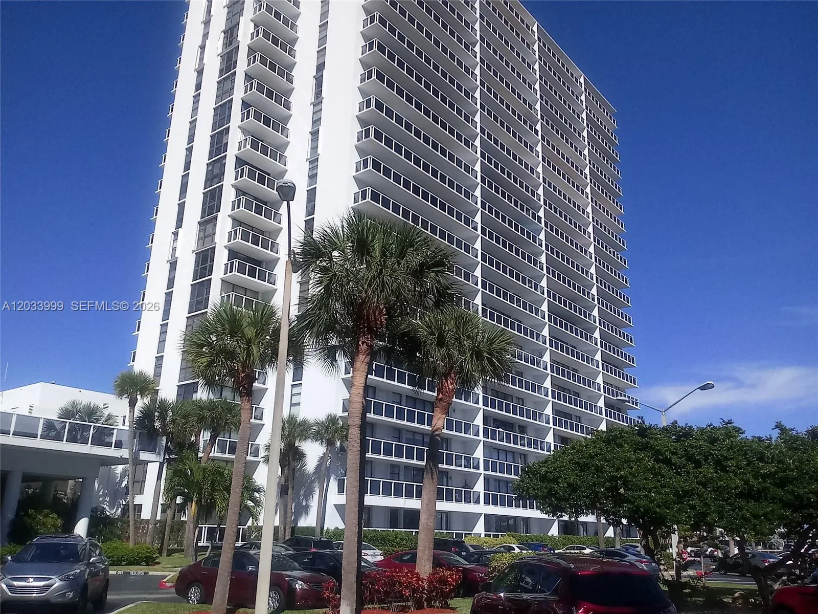 Foto de propiedad en 20505 E Country Club Drive 237, Aventura, FL 33180 Aventura con MLS# 