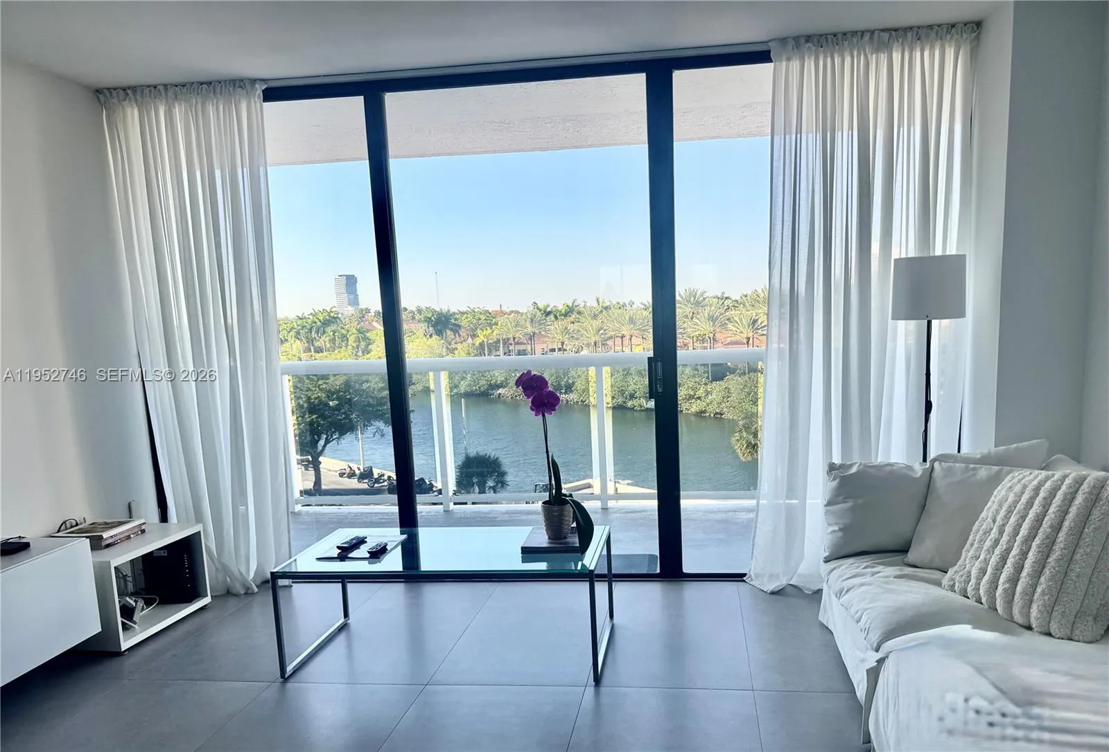 Foto de propiedad en 20505 E Country Club Drive 531, Aventura, FL 33180 Aventura con MLS# 