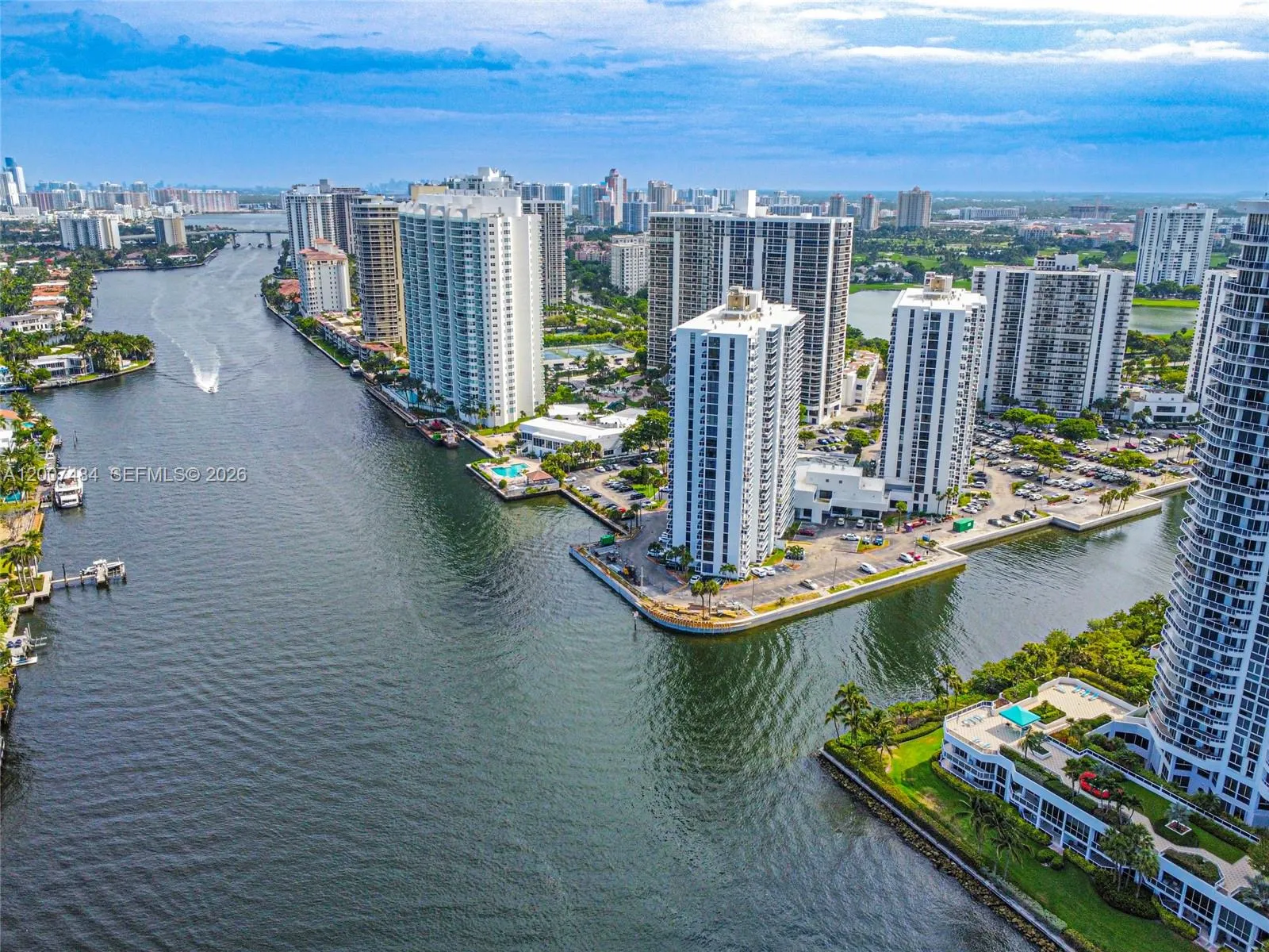 Foto de propiedad en 20505 E Country Club Drive 931, Aventura, FL 33180 Aventura con MLS# 