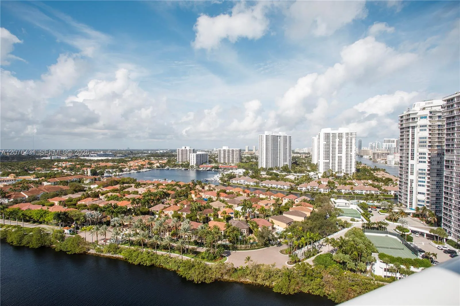 Foto de propiedad en 20505 E Country Club Drive PH-39, Aventura, FL 33180 Aventura con MLS# 