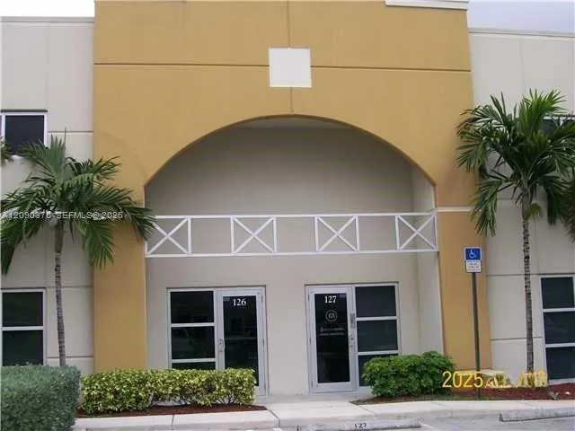 En Renta 2051 NW 112th Avenue 111, Sweetwater, FL 33172, Sweetwater, FL 33172