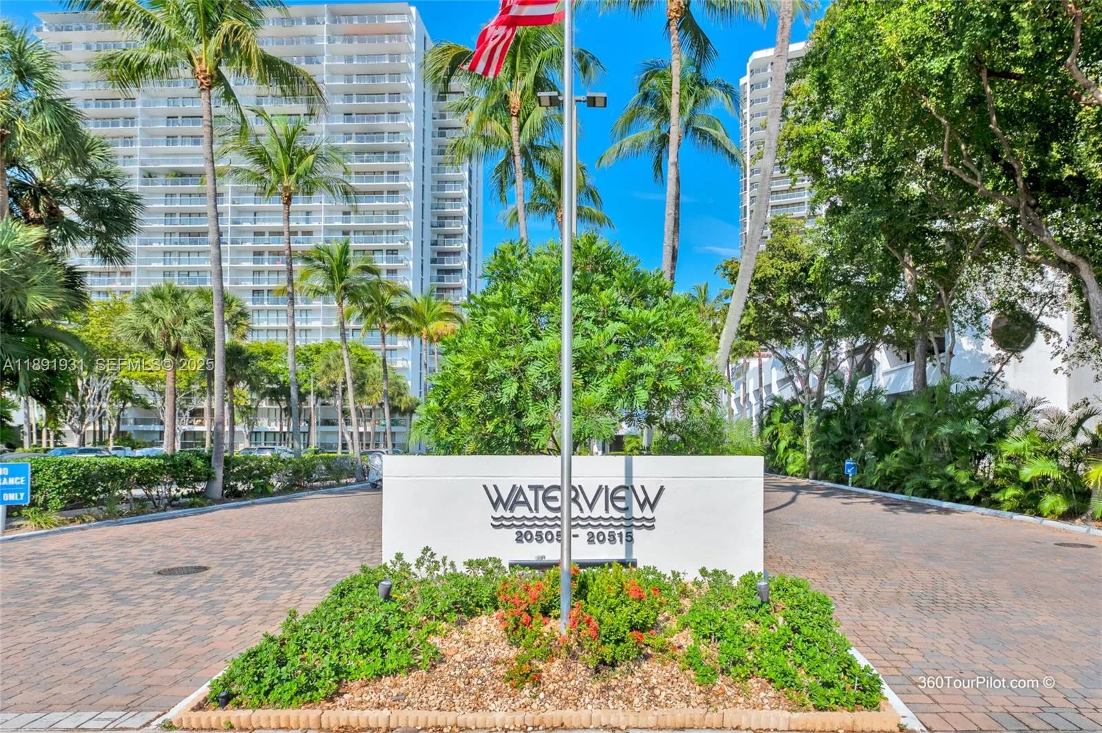 Foto de propiedad en 20515 E Country Club Drive 343, Aventura, FL 33180 Aventura con MLS# 
