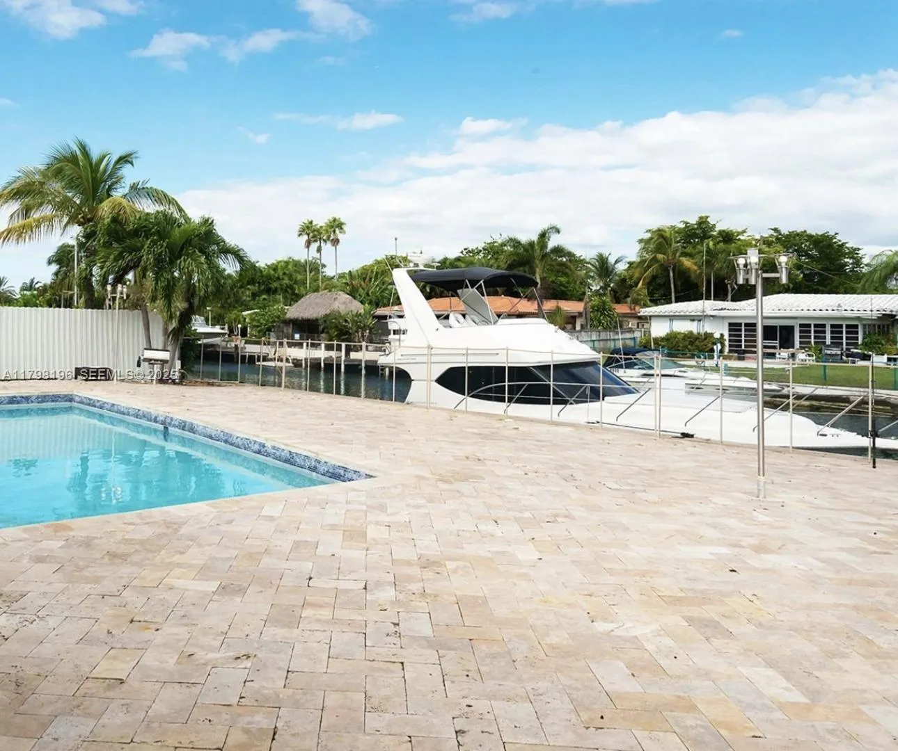 Vendido 2055 Keystone Boulevard, North Miami, FL 33181, North Miami, FL 33181