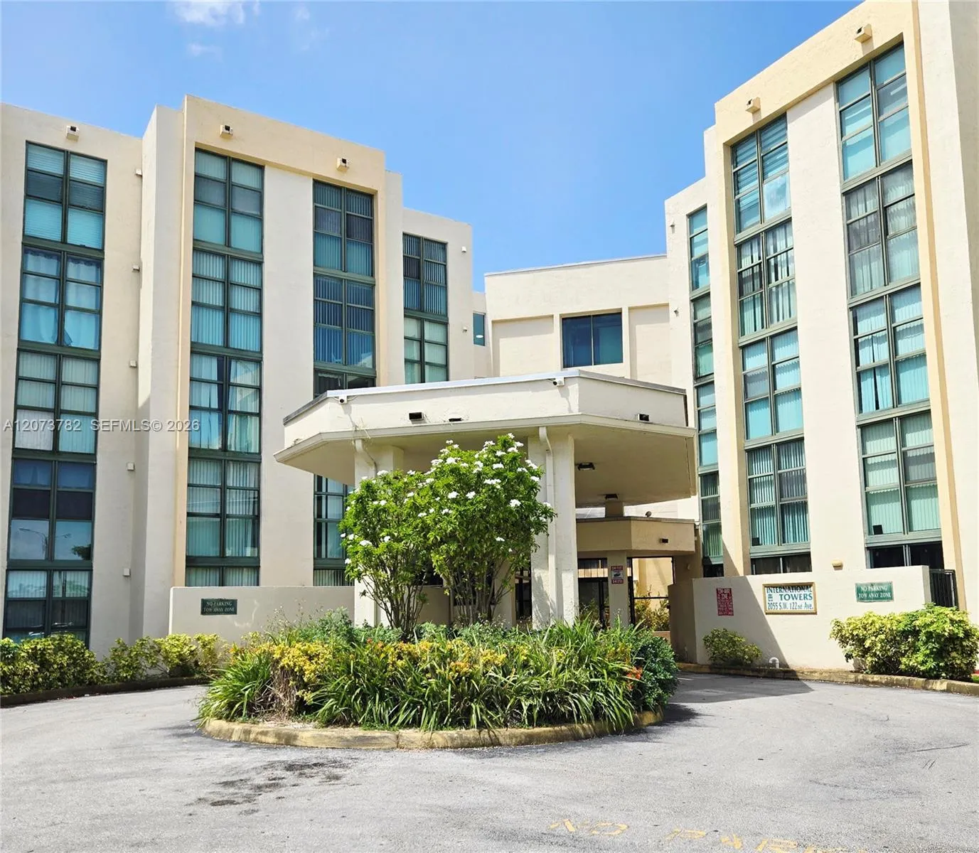 Foto de propiedad en 2055 SW 122nd Avenue 313, Miami, FL 33175 Miami con MLS# 