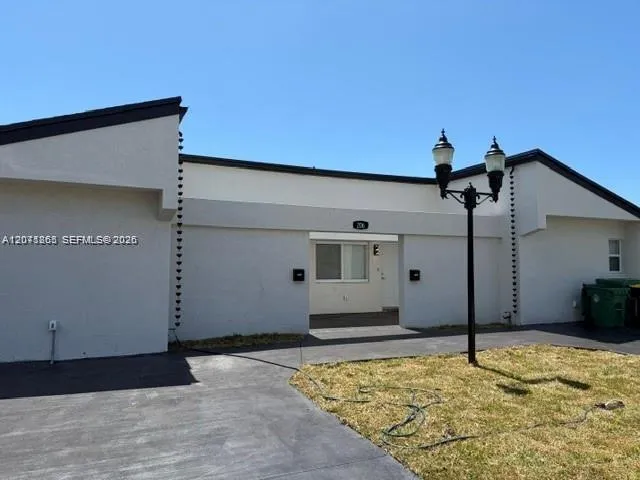 Foto de propiedad en 206 NE 1st Court 1 North, Dania Beach, FL 33004 Dania Beach con MLS# 