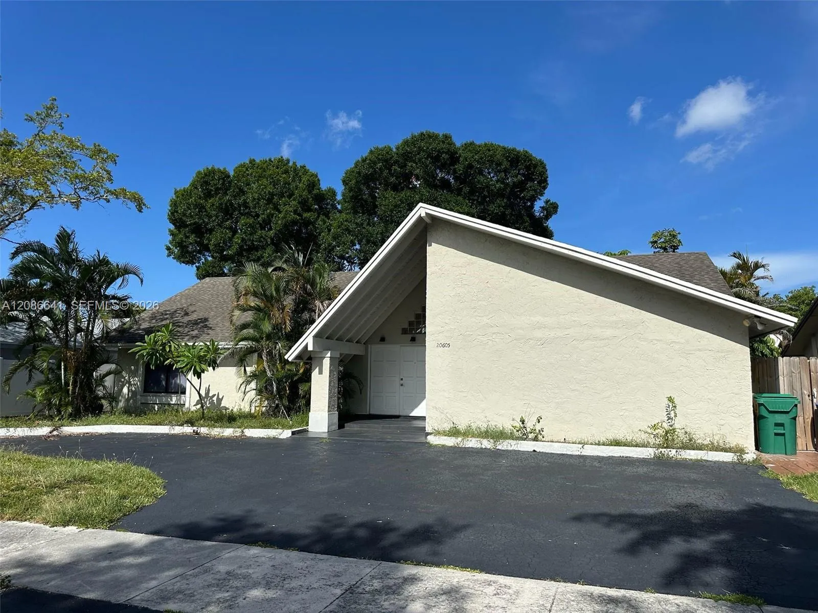 En Renta 20605 NE 9th Court 20605, Miami, FL 33179, Miami, FL 33179