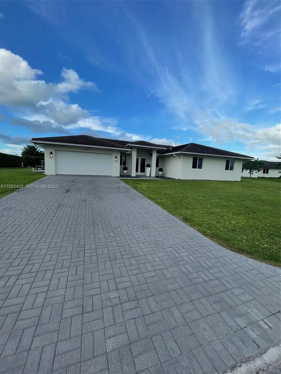 Foto de propiedad en 20605 SW 319th Street, Homestead, FL 33030 Homestead con MLS# 