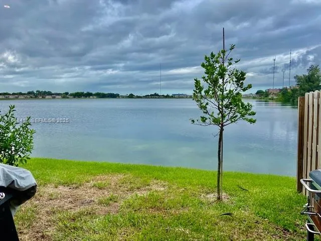 Foto de propiedad en 20626 NE 5th Place 20626, Miami, FL 33179 Miami con MLS# 