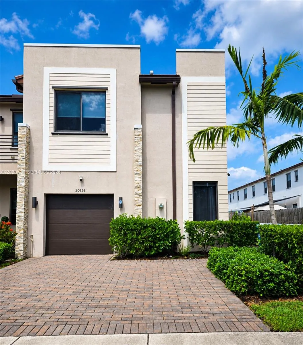 En Venta 20636 NE 5th Place, Miami, FL 33179, Miami, FL 33179