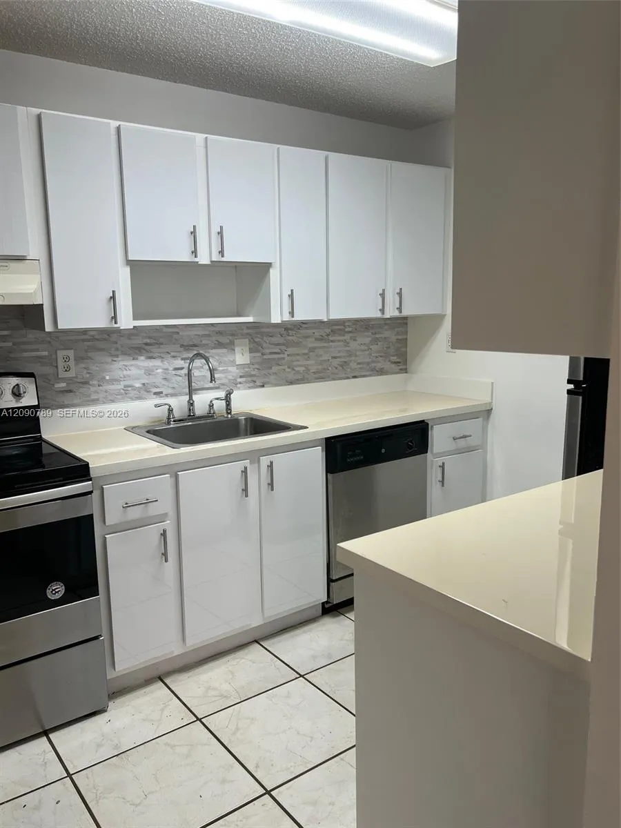 En Venta 20680 NE 4th Court 206, Miami, FL 33179, Miami, FL 33179