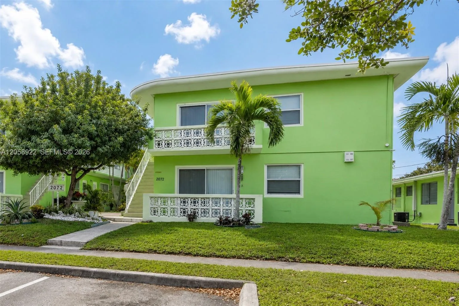 Foto de propiedad en 2072 NE 169th Street 2, North Miami Beach, FL 33162 North Miami Beach con MLS# 