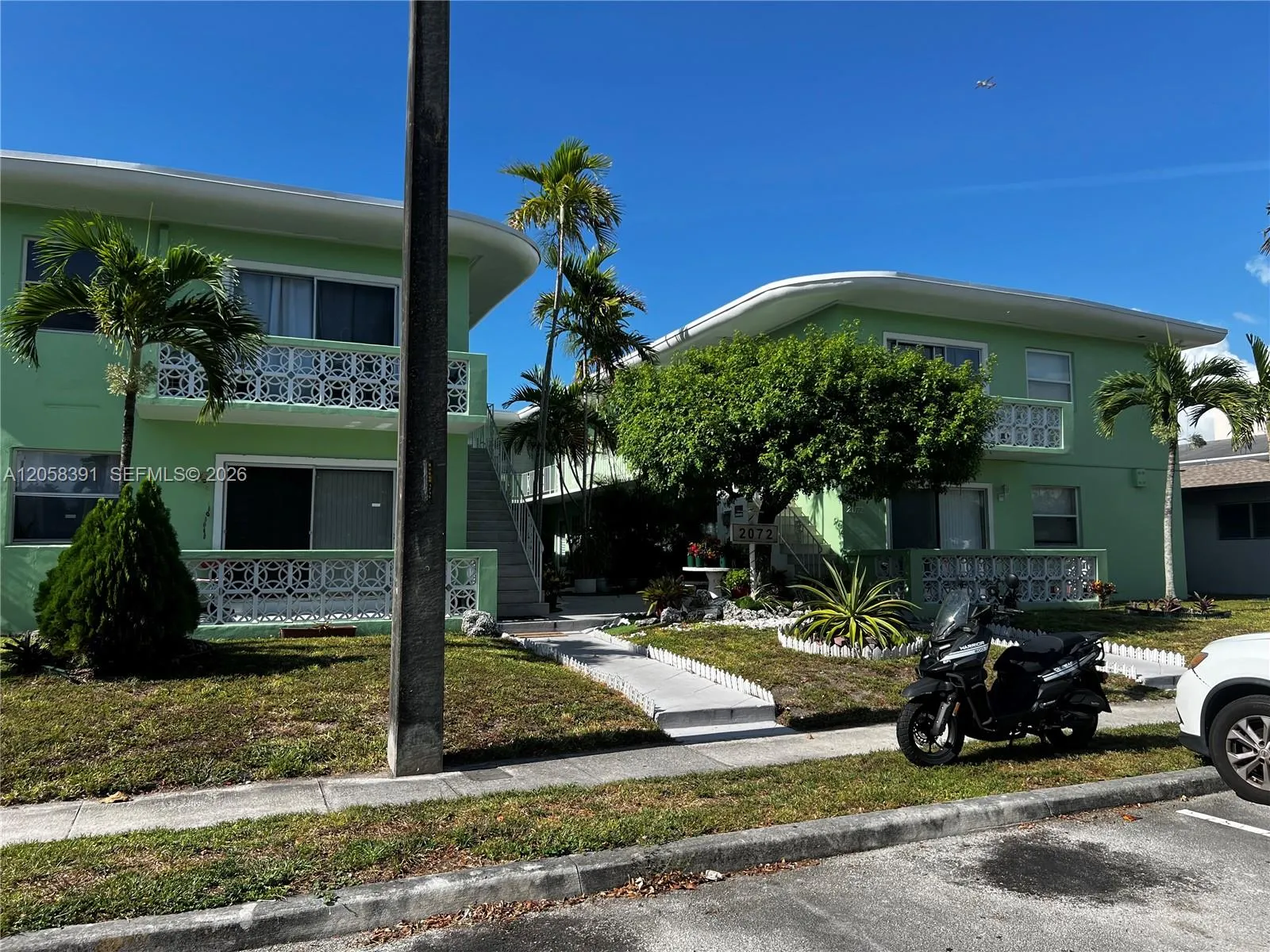 Foto de propiedad en 2072 NE 169th Street 8, North Miami Beach, FL 33162 North Miami Beach con MLS# 