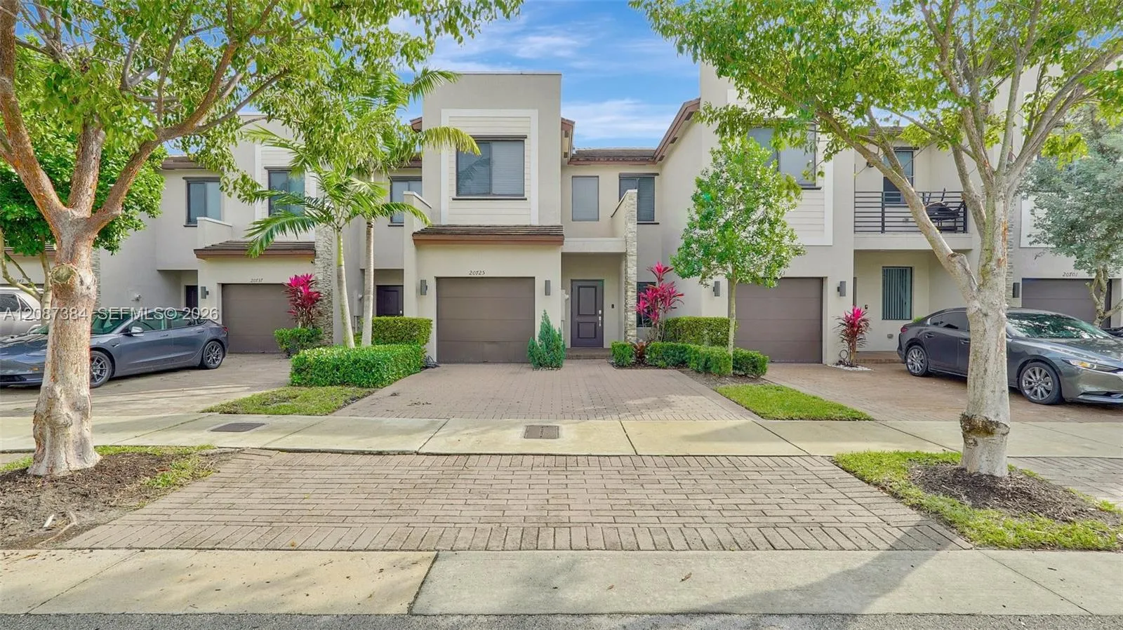 En Venta 20725 NE 2nd Court, Miami, FL 33179, Miami, FL 33179