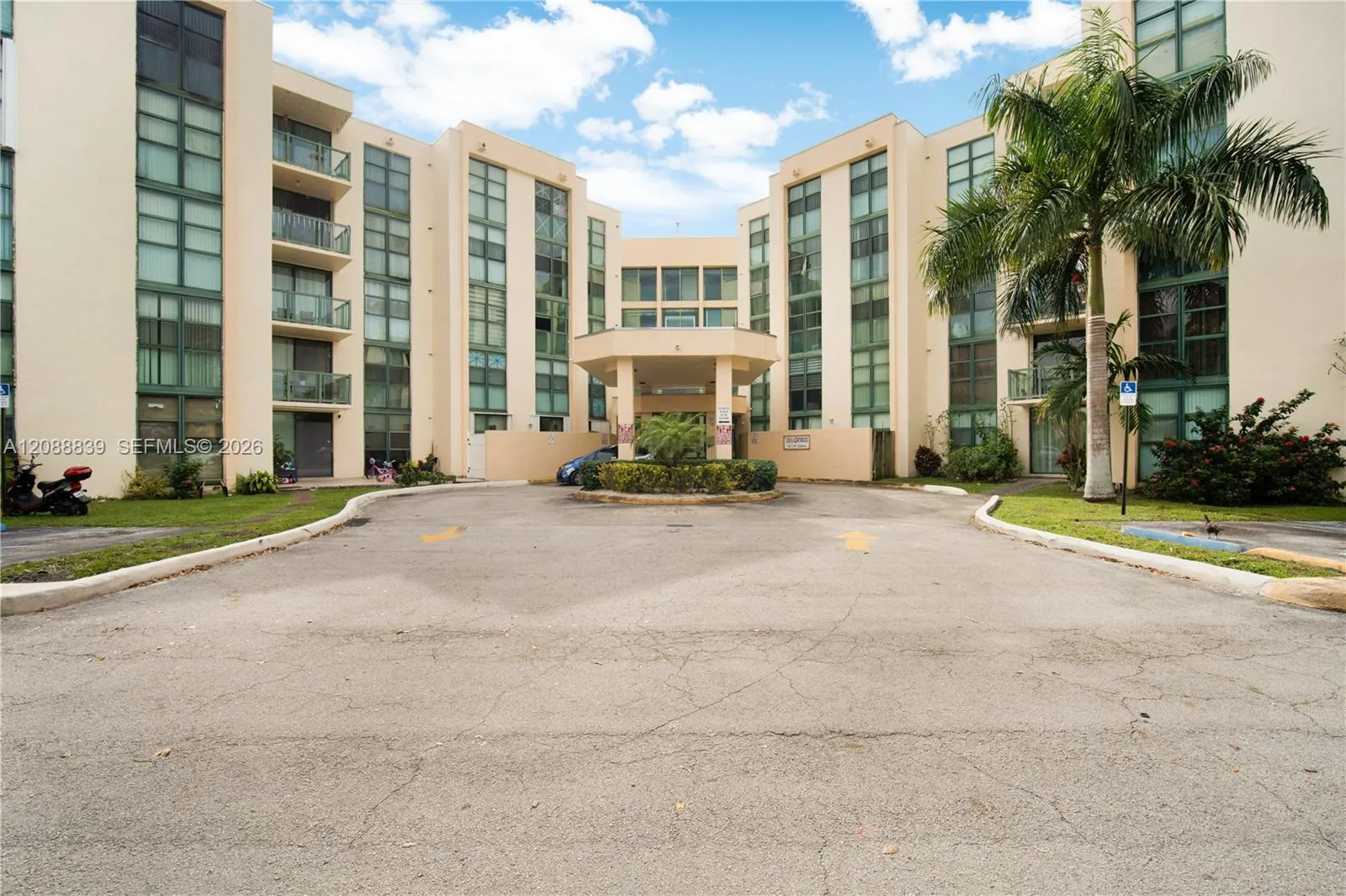 Foto de propiedad en 2075 SW 122nd Avenue 130, Miami, FL 33175 Miami con MLS# 