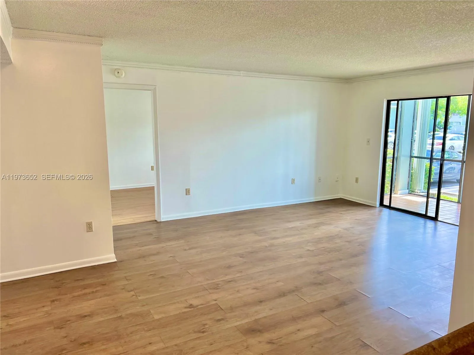 Foto de propiedad en 20761 NE 4th Place 104, Miami, FL 33179 Miami con MLS# 