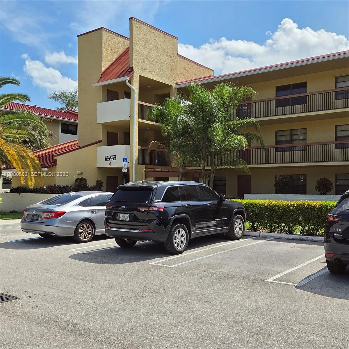 Foto de propiedad en 2079 Coral Ridge Drive N208, Coral Springs, FL 33071 Coral Springs con MLS# 