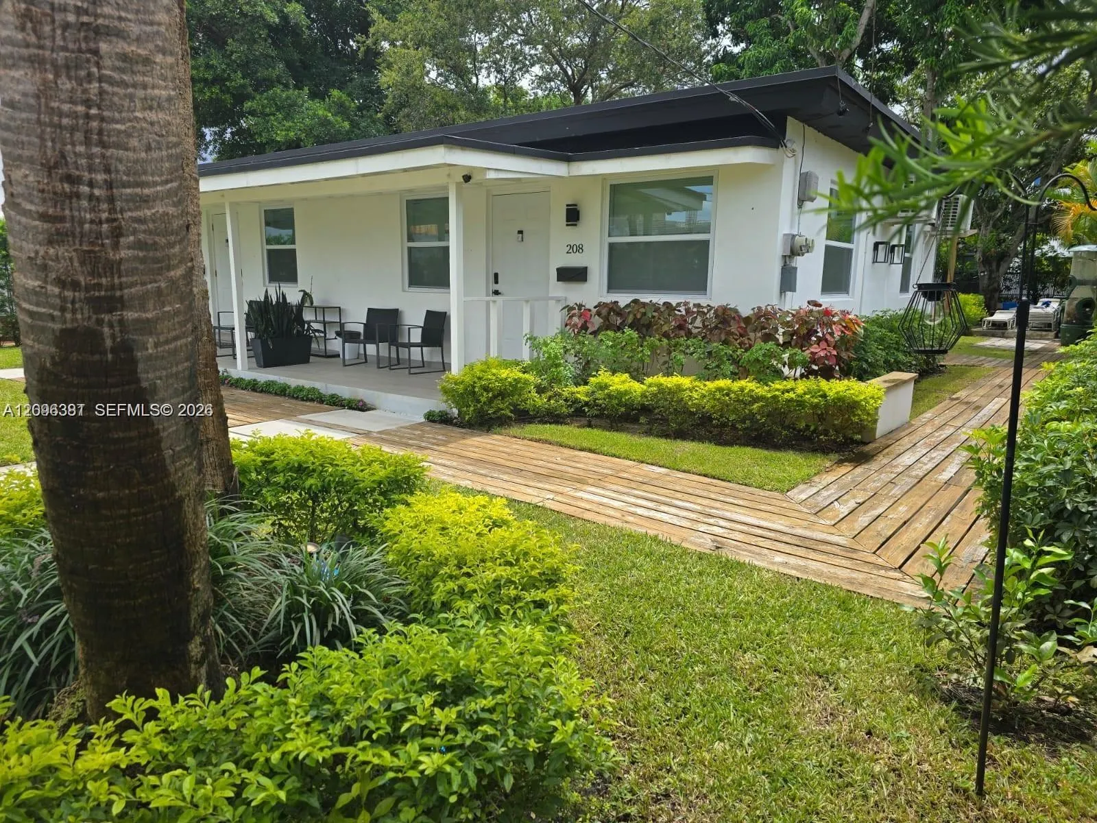 En Renta 208 SE 4th Street 1-2, Hallandale Beach, FL 33009, Hallandale Beach, FL 33009