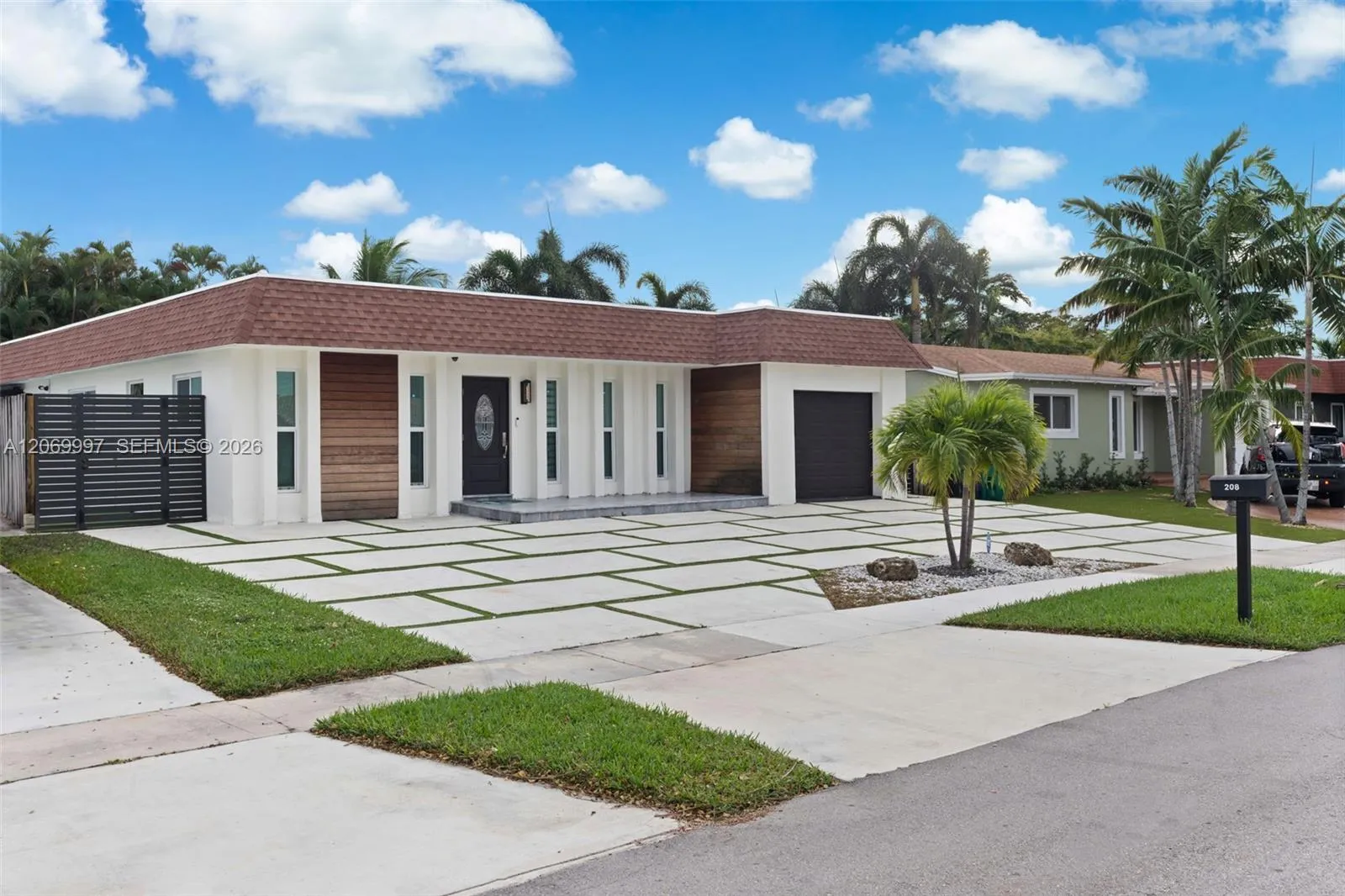 Foto de propiedad en 208 SE 4th Terrace, Dania Beach, FL 33004 Dania Beach con MLS# 