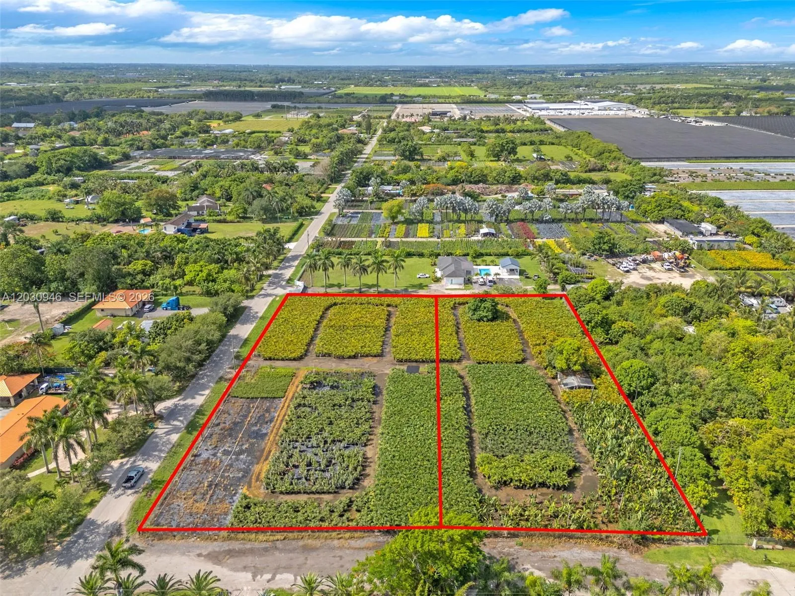 Foto de propiedad en 208 SW St 198 Avenue, Miami, FL 33187 Miami con MLS# 