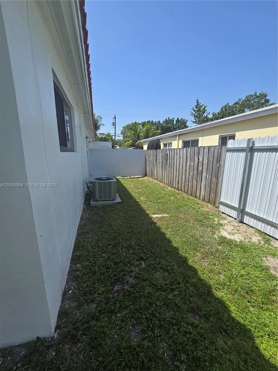 En Renta 2080 NE 172nd Street A, North Miami Beach, FL 33162, North Miami Beach, FL 33162