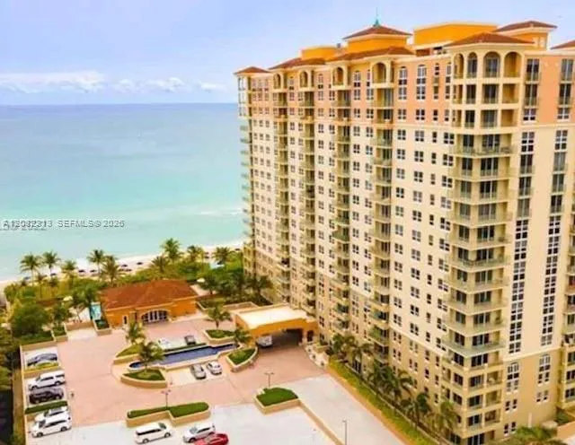Foto de propiedad en 2080 S Ocean Drive 401, Hallandale Beach, FL 33009 Hallandale Beach con MLS# 