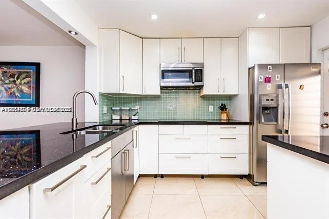 Foto de propiedad en 2081 S Ocean Drive 411, Hallandale Beach, FL 33009 Hallandale Beach con MLS# 