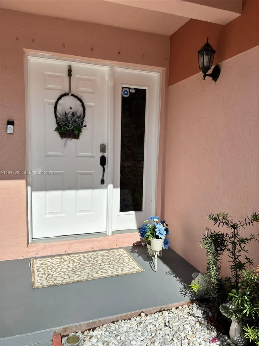 Vendido 20810 San Simeon Way 109, Miami, FL 33179, Miami, FL 33179