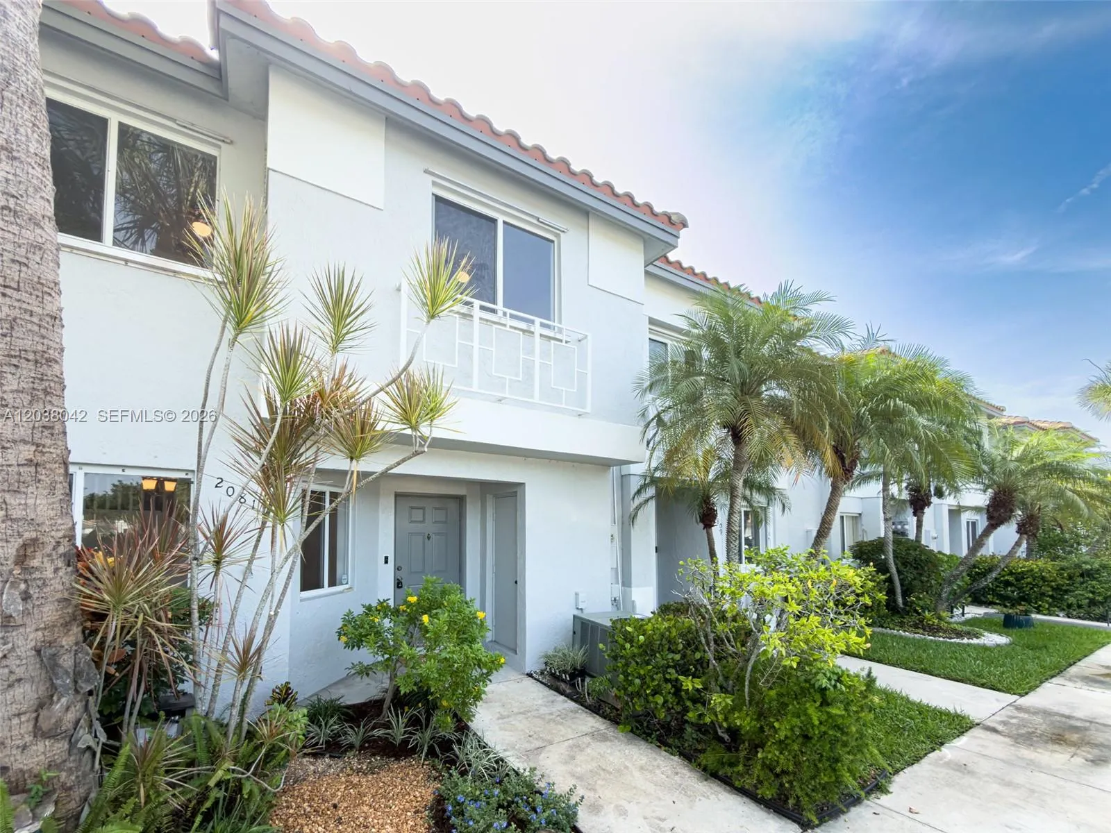 Foto de propiedad en 20811 NW 3rd Lane, Pembroke Pines, FL 33029 Pembroke Pines con MLS# 