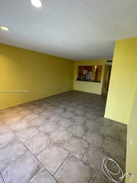 En Venta 20815 NE 8th Court 201-20, Miami, FL 33179, Miami, FL 33179