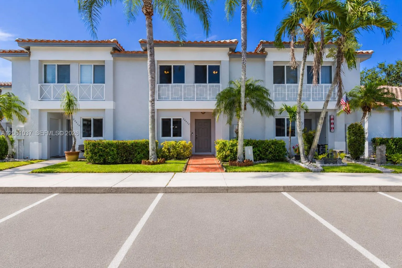 Foto de propiedad en 20822 NW 2nd Street, Pembroke Pines, FL 33029 Pembroke Pines con MLS# 