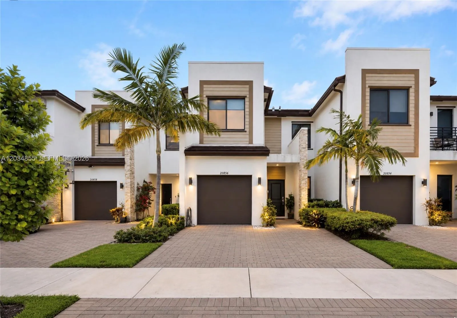 Vendido 20866 NE 7th Place, Miami, FL 33179, Miami, FL 33179