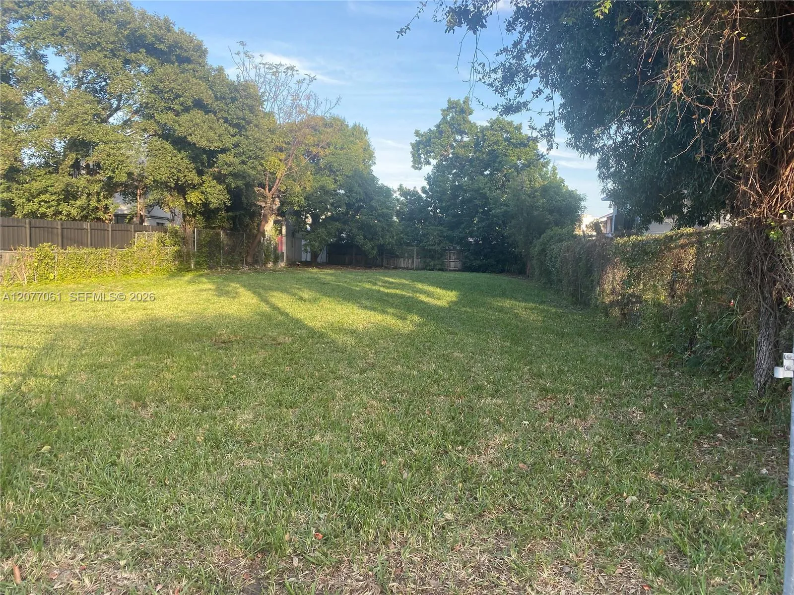 Foto de propiedad en 209 NW 17th Place, Miami, FL 33125 Miami con MLS# 