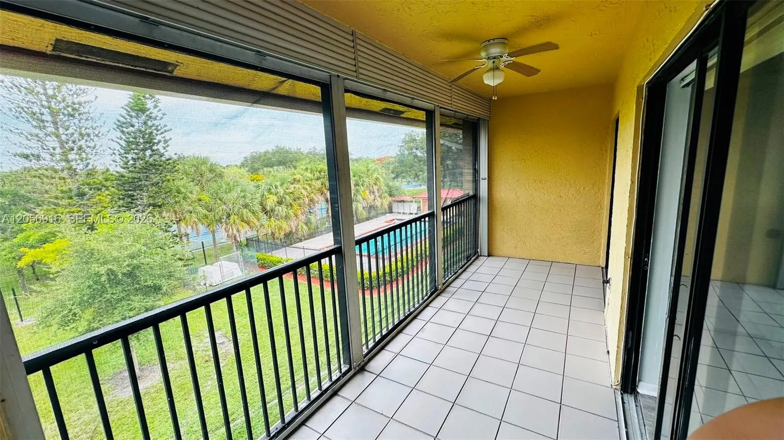 Foto de propiedad en 2091 Coral Ridge Drive N306, Coral Springs, FL 33071 Coral Springs con MLS# 