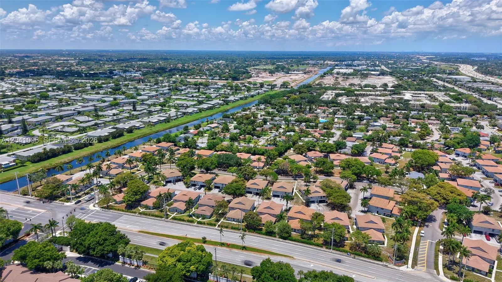 Foto de propiedad en 2091 Ilene Drive 2, Delray Beach, FL 33445 Delray Beach con MLS# 