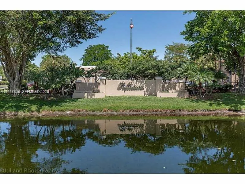 Foto de propiedad en 2091 NW 96th Terrace 13M, Pembroke Pines, FL 33024 Pembroke Pines con MLS# 