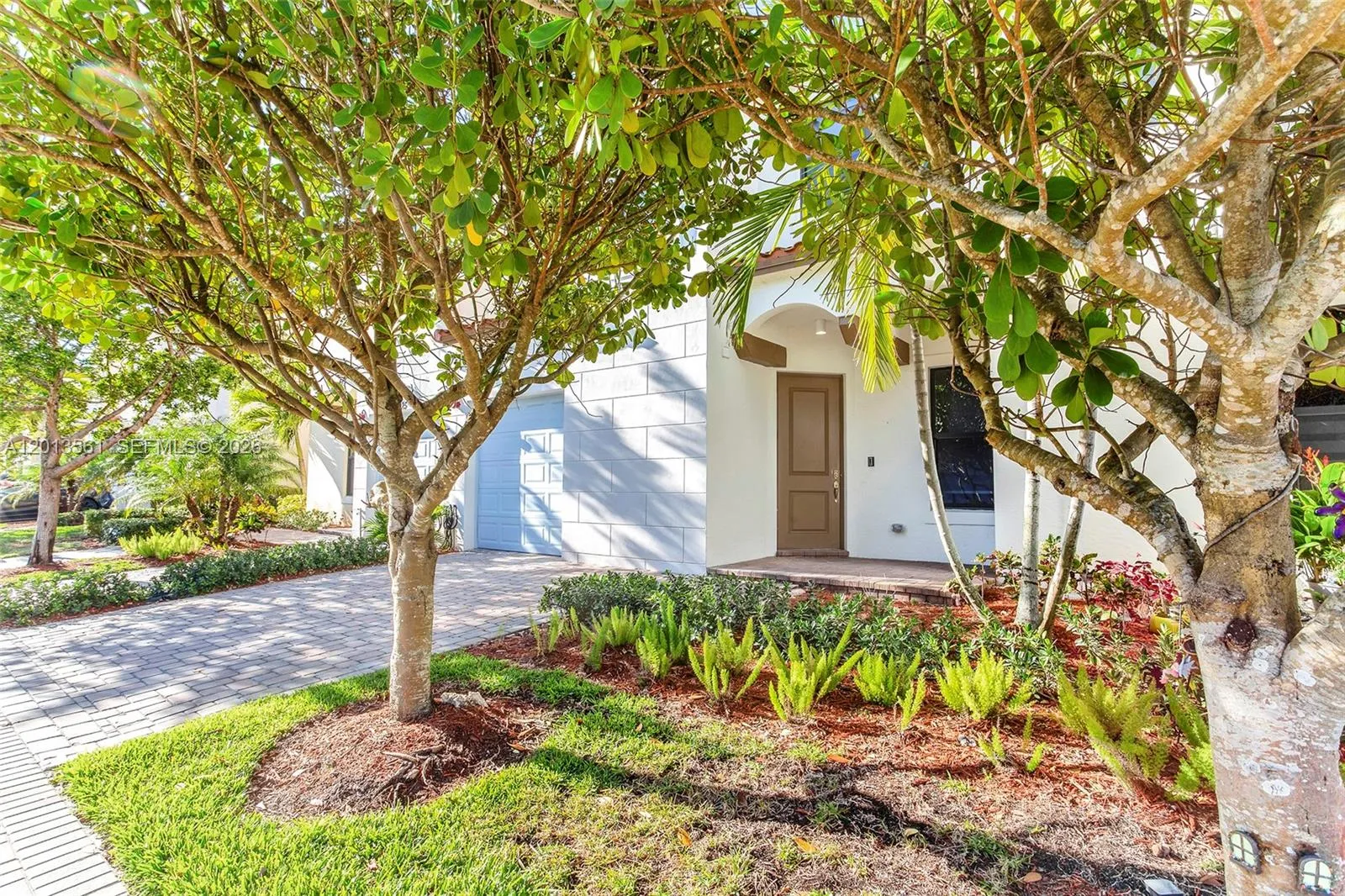 Foto de propiedad en 20919 NW 1st Drive, Pembroke Pines, FL 33029 Pembroke Pines con MLS# 