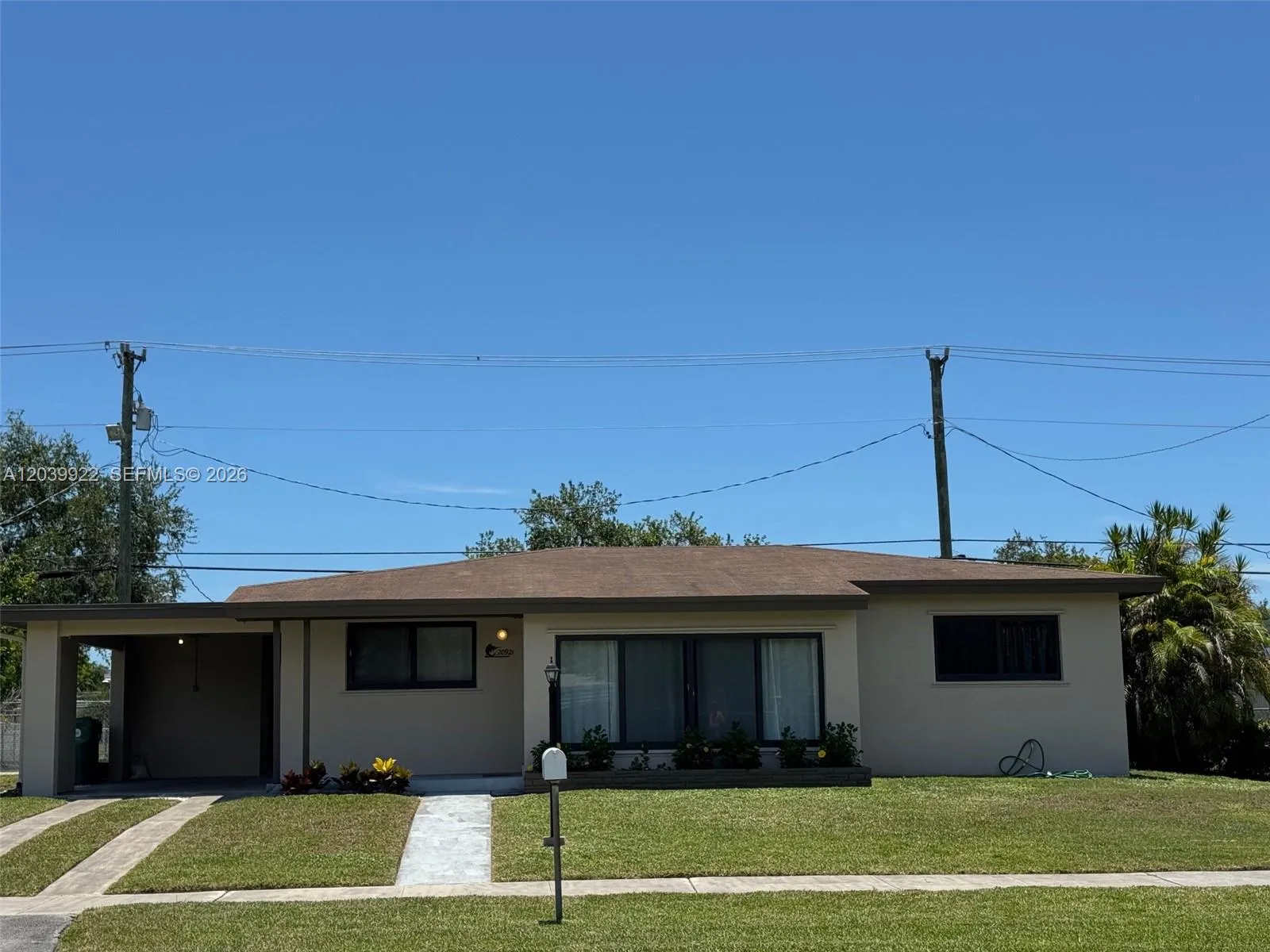 Foto de propiedad en 20921 Coral Sea Road, Cutler Bay, FL 33189 Cutler Bay con MLS# 