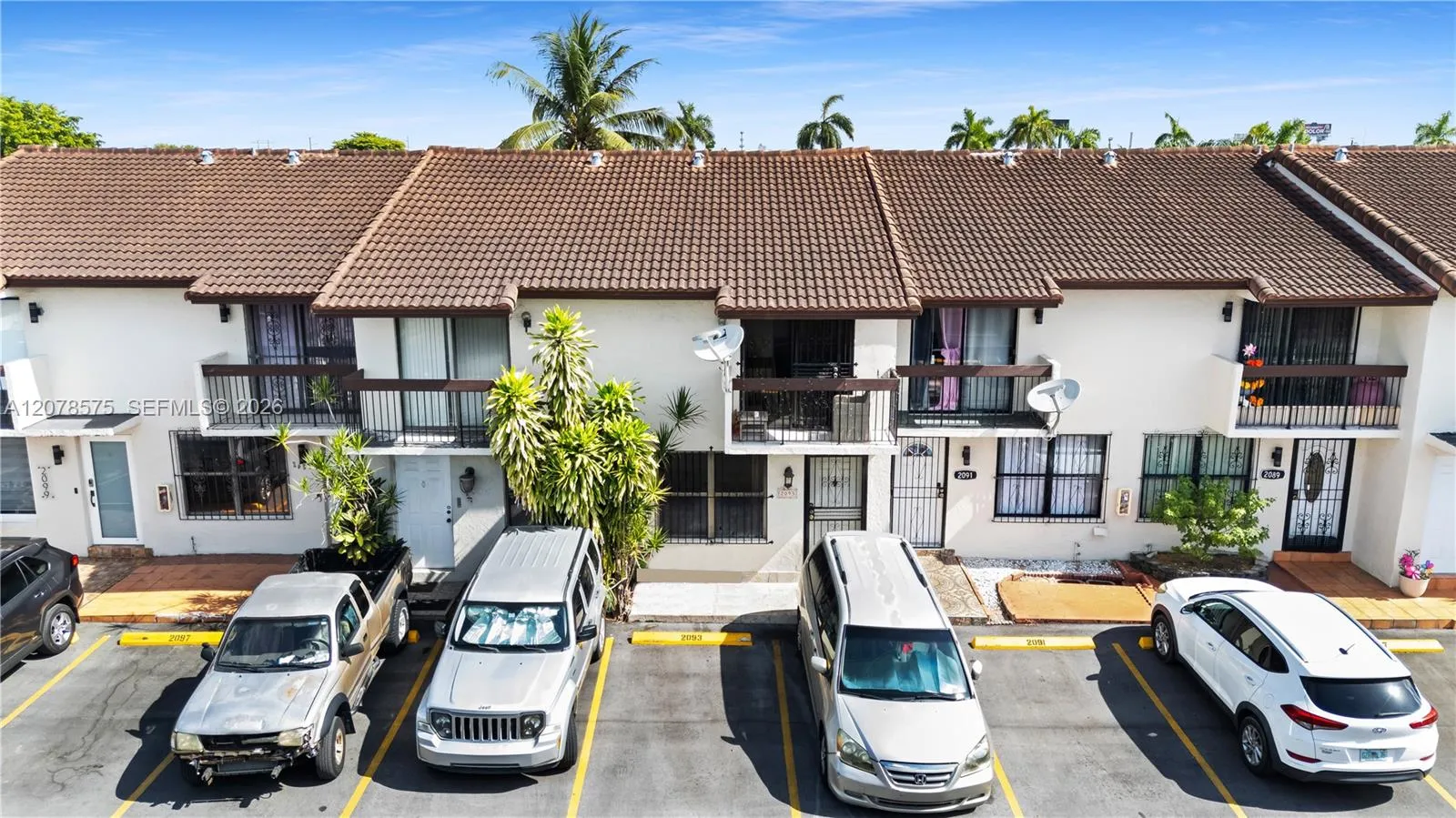 En Venta 2093 W 54th Terrace 38, Hialeah, FL 33016, Hialeah, FL 33016