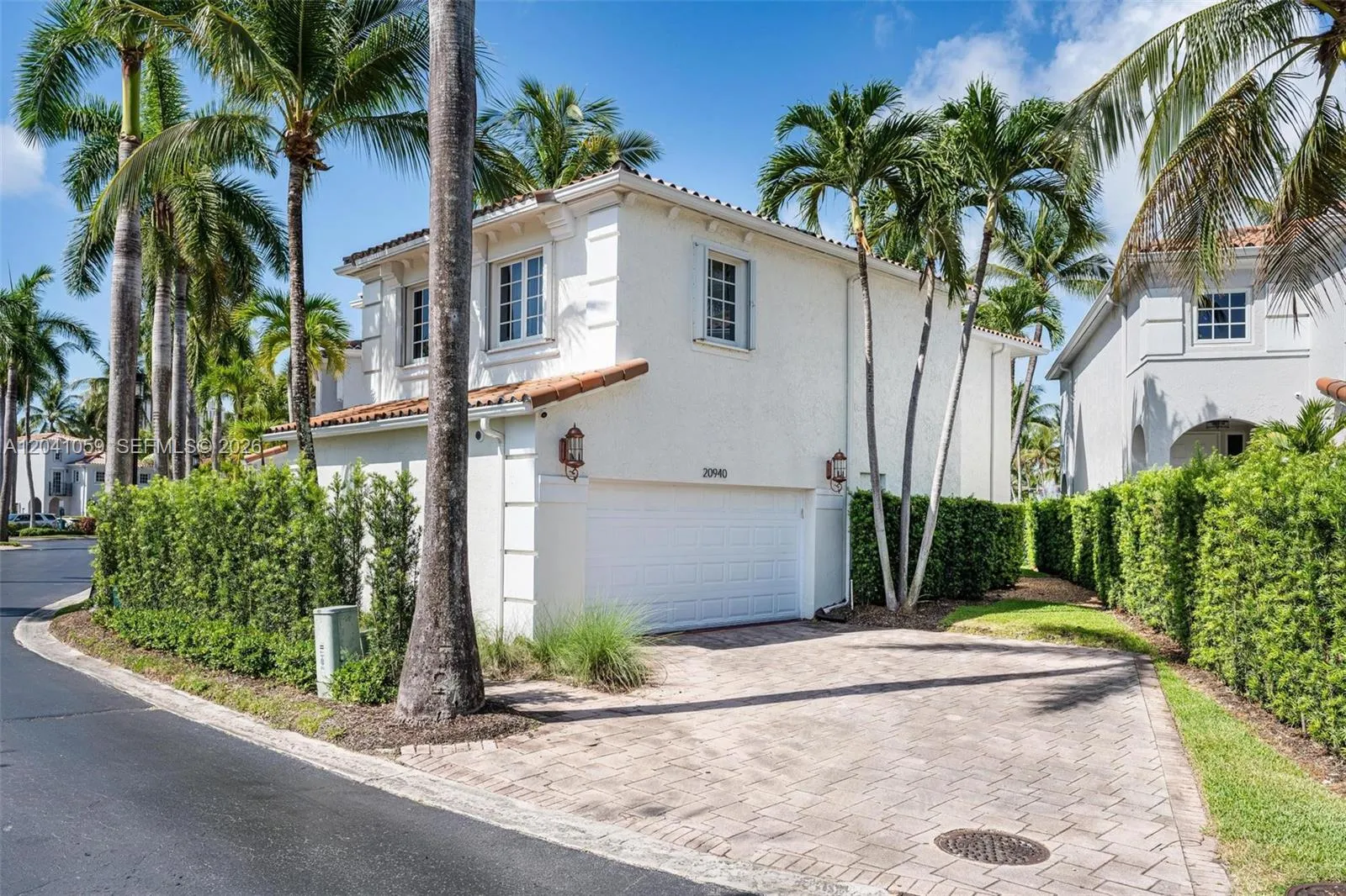 Foto de propiedad en 20940 NE 31st Place, Aventura, FL 33180 Aventura con MLS# 