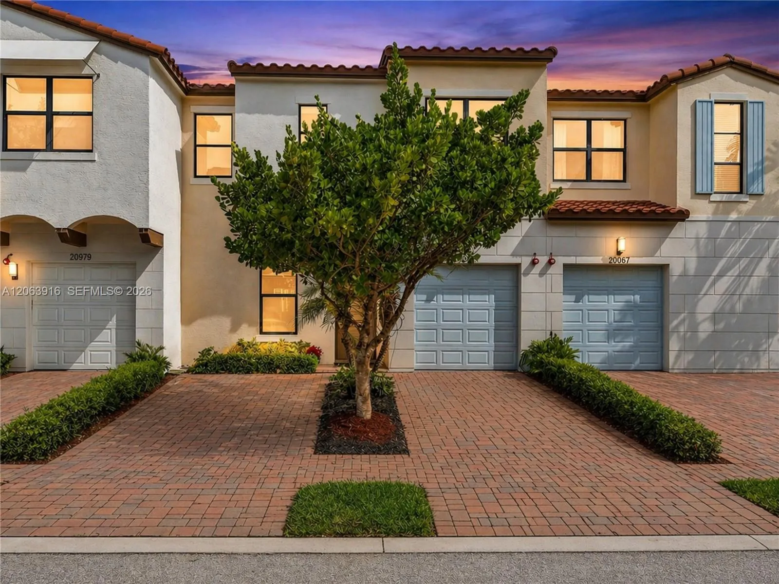 Foto de propiedad en 20973 NW 1st Drive, Pembroke Pines, FL 33029 Pembroke Pines con MLS# 