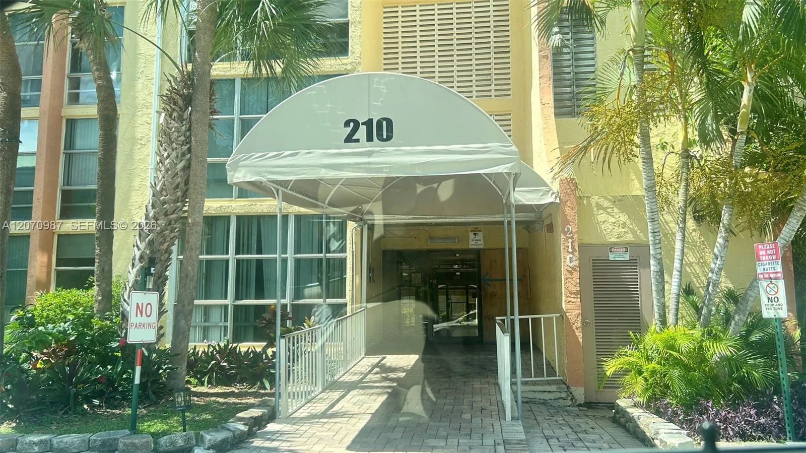 Foto de propiedad en 210 172nd Street 228, Sunny Isles Beach, FL 33160 Sunny Isles Beach con MLS# 