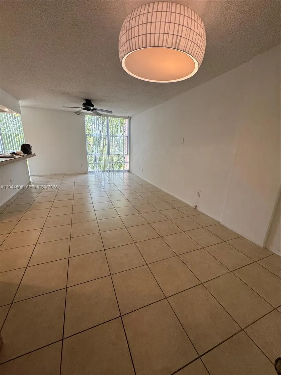 Foto de propiedad en 210 172nd Street 429, Sunny Isles Beach, FL 33160 Sunny Isles Beach con MLS# 